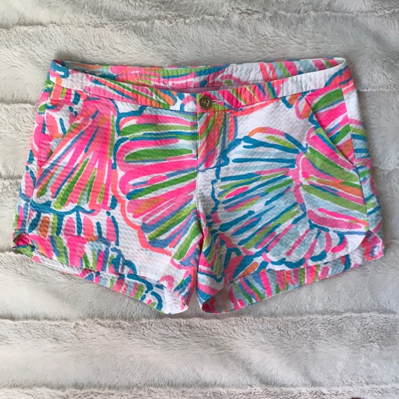Lily Pulitzer sea shell shorts - Picture 1 of 5